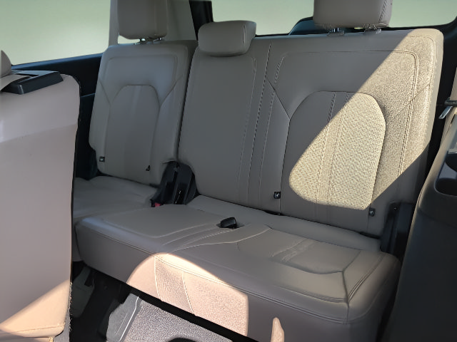 Used 2024 Ford Expedition Max Limited AWD/4WD image 18
