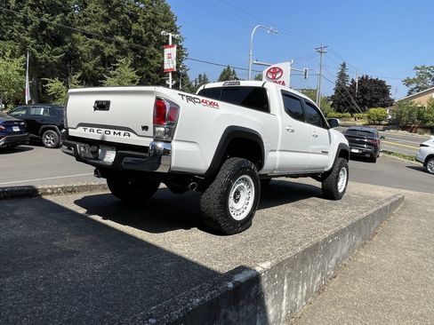 Certified 2023 Toyota Tacoma TRD Off-Road w/ Black Out Package (TMS) AWD/4WD image 8