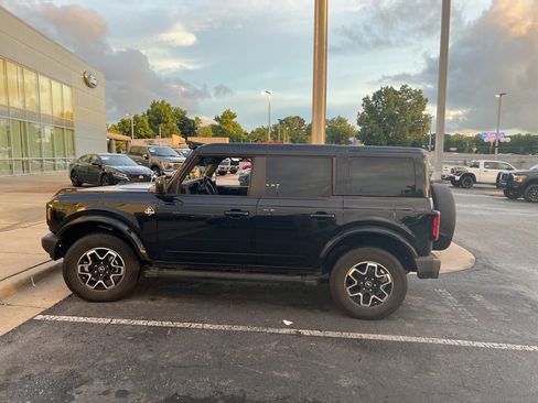 Used 2024 Ford Bronco Outer Banks AWD/4WD image 3