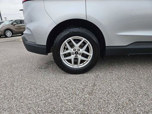 Used 2023 Ford Edge SE image 13