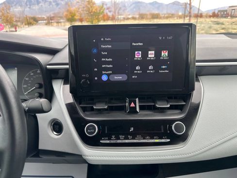 Used 2025 Toyota Corolla SE image 16