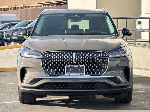 New 2026 Lincoln Aviator Reserve image 8