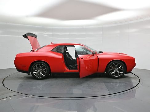 Used 2016 Dodge Challenger SXT Plus RWD image 4