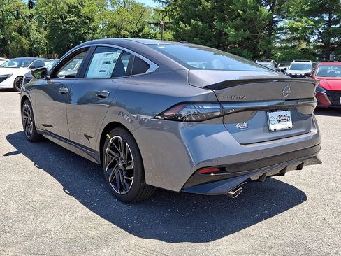 New 2026 Nissan Sentra SR w/ SR Premium Package FWD image 5