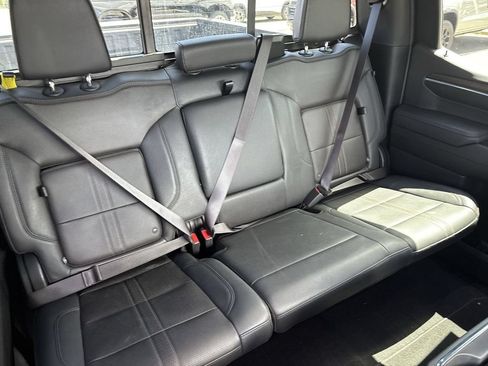 Used 2024 Chevrolet Silverado 1500 High Country w/ High Country Premium Package AWD/4WD image 33