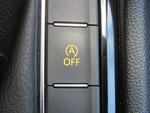 Used 2023 Volkswagen Taos SE image 47