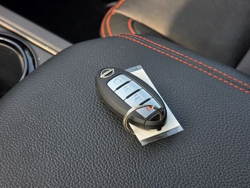 Used 2024 Nissan Titan PRO-4X w/ Pro-4x Convenience Package AWD/4WD image 38