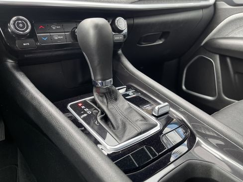 Used 2024 Jeep Compass Latitude image 31