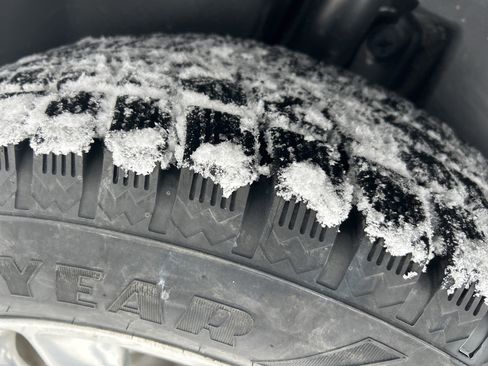 Used 2017 Jeep Cherokee Limited image 23