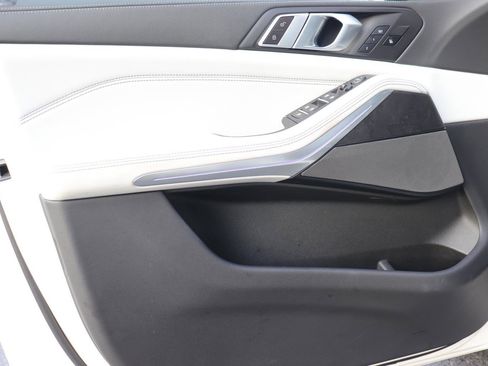 Certified 2024 BMW X5 xDrive40i w/ Premium Package image 10