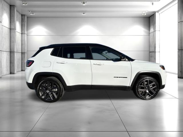Used 2026 Jeep Compass Limited AWD/4WD image 9