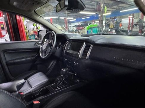 Used 2019 Ford Ranger Lariat w/ Equipment Group 501A Mid image 3