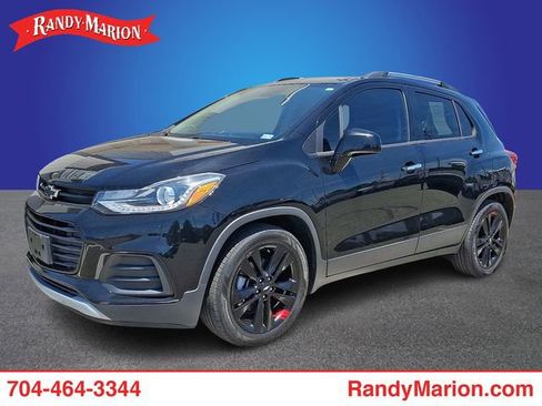 Used 2019 Chevrolet Trax LT w/ Redline Edition FWD image 1