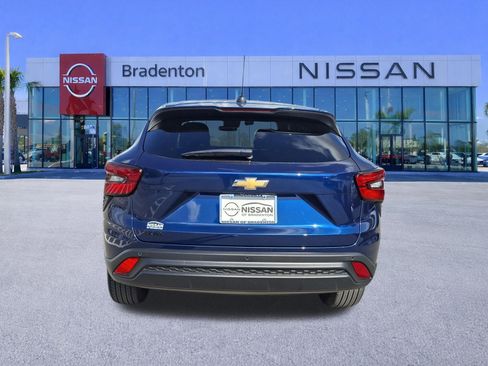 Used 2024 Chevrolet Trax LS w/ Driver Confidence Package image 6