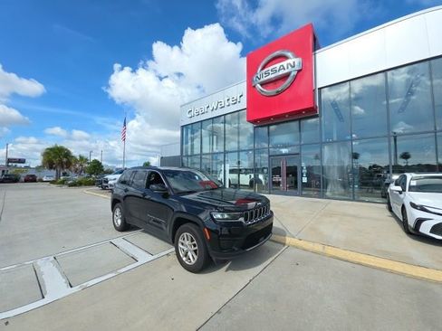 Used 2024 Jeep Grand Cherokee Laredo X w/ Luxury Tech Group I AWD/4WD image 1