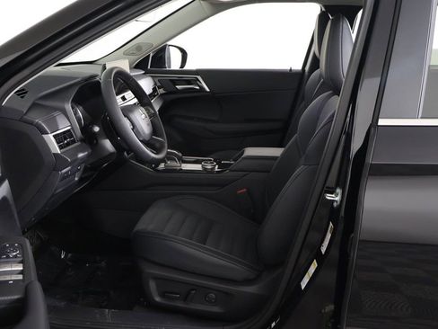 New 2026 Mitsubishi Outlander SE image 27