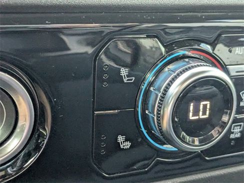 Used 2024 GMC Sierra 1500 Elevation image 22