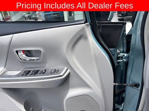 Used 2015 Toyota Prius V Five w/ Advanced Technology Package FWD image 9