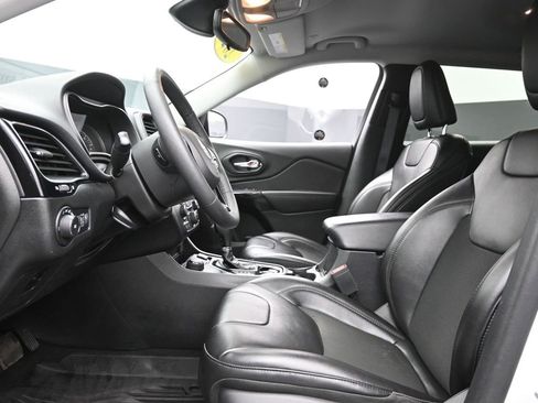 Used 2021 Jeep Cherokee Altitude image 15