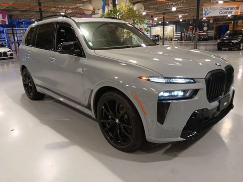 Certified 2025 BMW X7 M60i AWD/4WD image 1