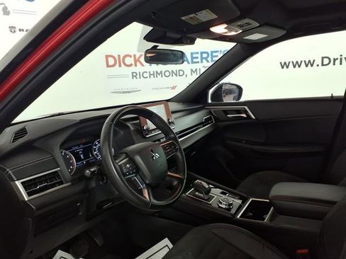 Used 2022 Mitsubishi Outlander SEL Black Edition image 12