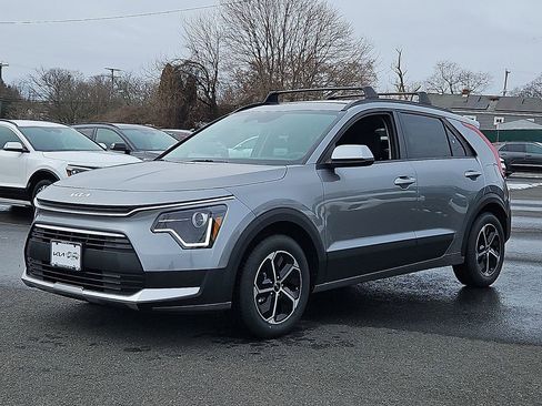 New 2026 Kia Niro LX image 3