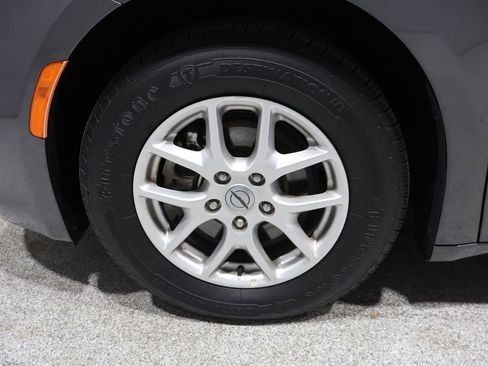 Used 2021 Chrysler Voyager LX image 8