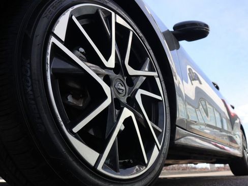 Certified 2025 Nissan Sentra SR image 11