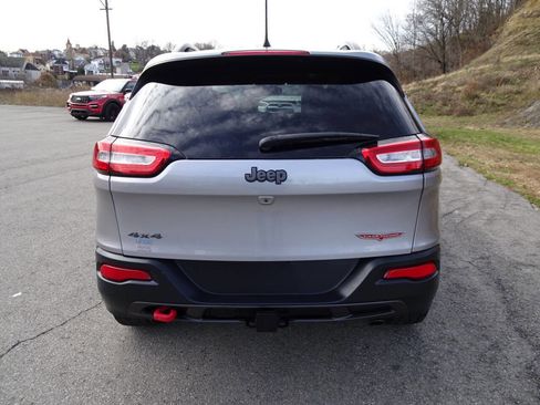 Used 2017 Jeep Cherokee Trailhawk image 7