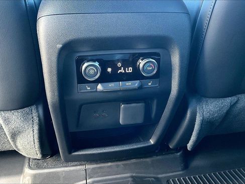 New 2026 Buick Enclave Avenir w/ Super Cruise Package FWD image 13