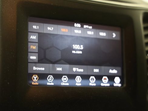 Used 2019 Jeep Cherokee Latitude Plus image 5