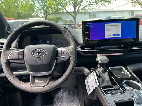 New 2026 Toyota Sienna XSE image 13