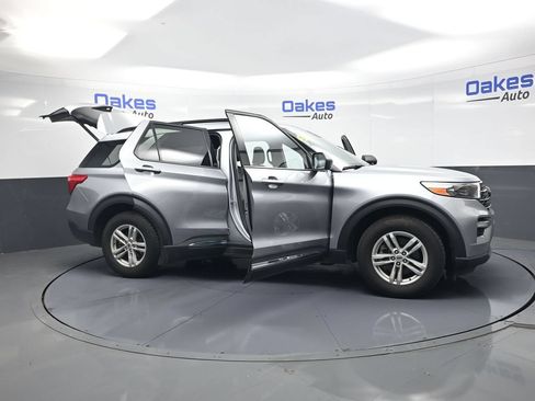 Used 2022 Ford Explorer XLT w/ Equipment Group 202A AWD/4WD image 56