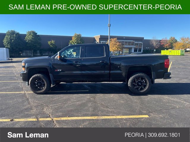 Used 2017 Chevrolet Silverado 2500 LT w/ Midnight Edition AWD/4WD image 6