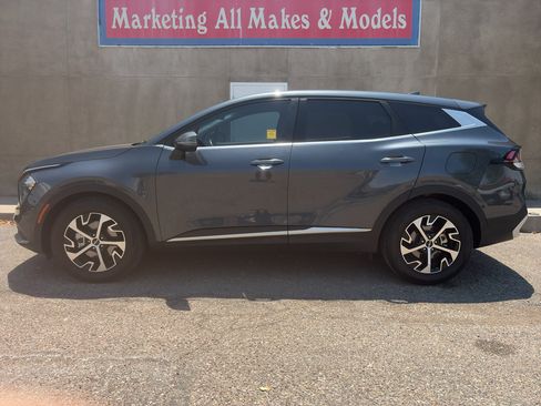 Used 2023 Kia Sportage EX FWD image 7