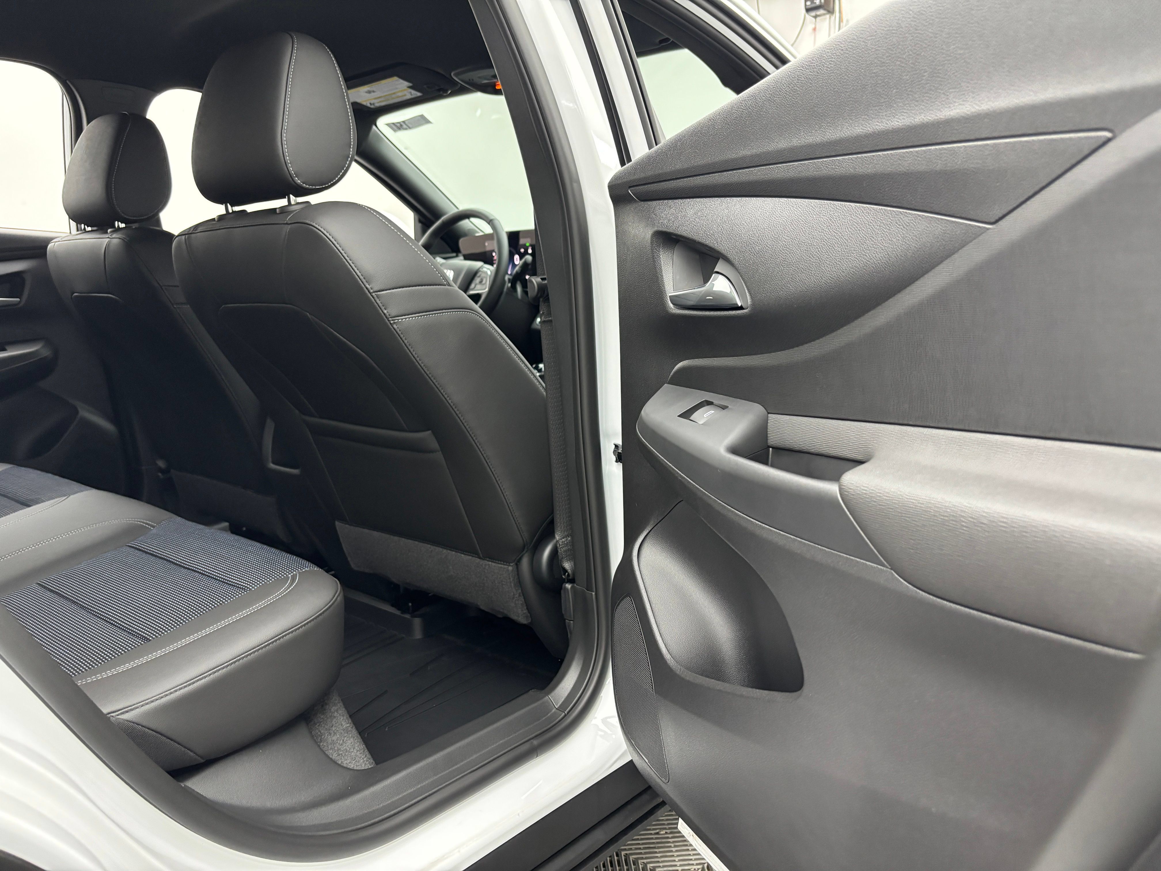 New 2026 Buick Envista Sport Touring w/ Convenience I Package FWD image 33