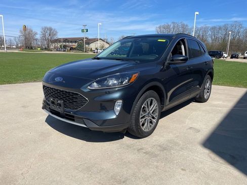 Used 2022 Ford Escape SEL w/ Technology Package AWD/4WD image 2