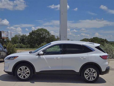 Used 2022 Ford Escape SEL image 4