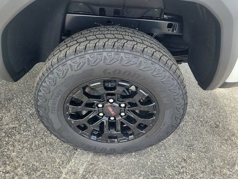 New 2026 GMC Canyon Elevation w/ Convenience Package RWD image 8