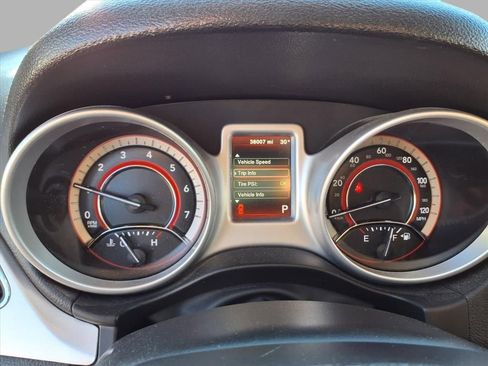 Used 2019 Dodge Journey SE w/ Premium Group image 17