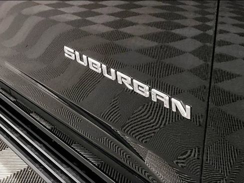 Used 2024 Chevrolet Suburban High Country image 11