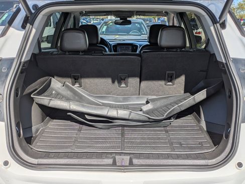 Used 2021 GMC Terrain SLT image 14