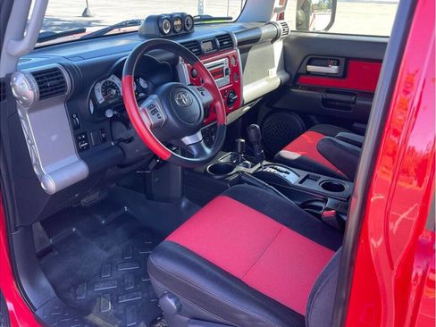 Used 2012 Toyota FJ Cruiser 4WD image 9