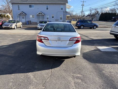 Used 2014 Toyota Camry LE FWD image 5