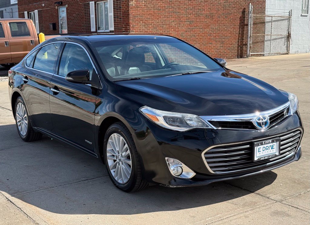Used 2015 Toyota Avalon XLE Touring FWD image 4