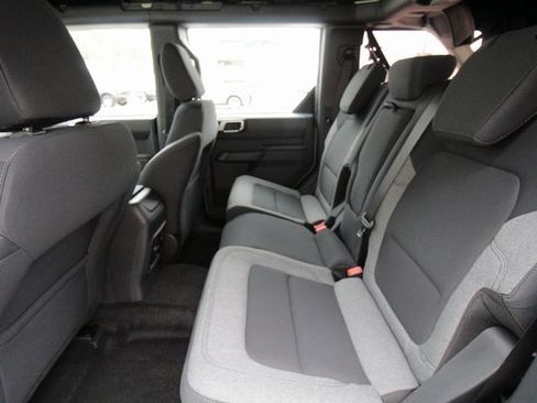 New 2025 Ford Bronco 4-Door image 29