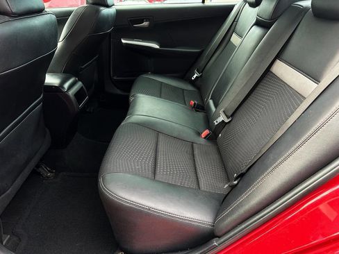 Used 2013 Toyota Camry SE image 13