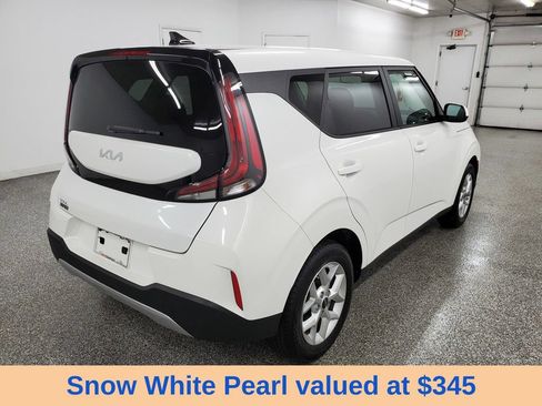 Used 2024 Kia Soul LX w/ Option Group 015 FWD image 4