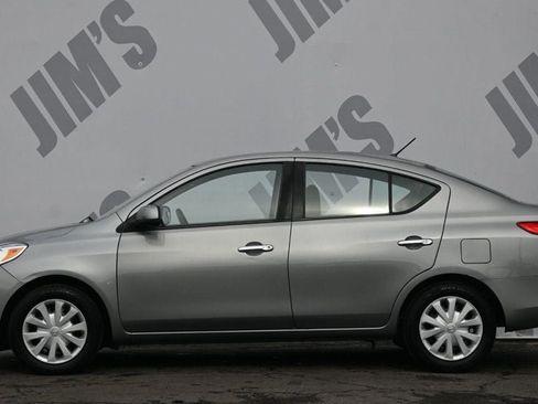 Used 2014 Nissan Versa SV image 5