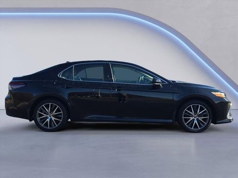 Used 2024 Toyota Camry XLE image 6